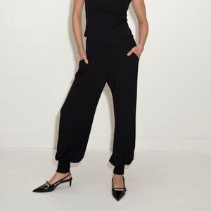 Waves of Hydra Expressionist Pants in Nighttime